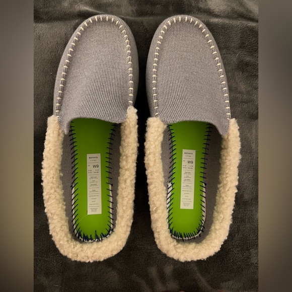 Rothy's Gray Slip-On Sherpa-Lined Mules with Cream Trim, NWOT-No Box! Size 9. - Picture 5 of 16